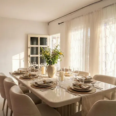 Casa Plenitud Lux Homestay Cartagena